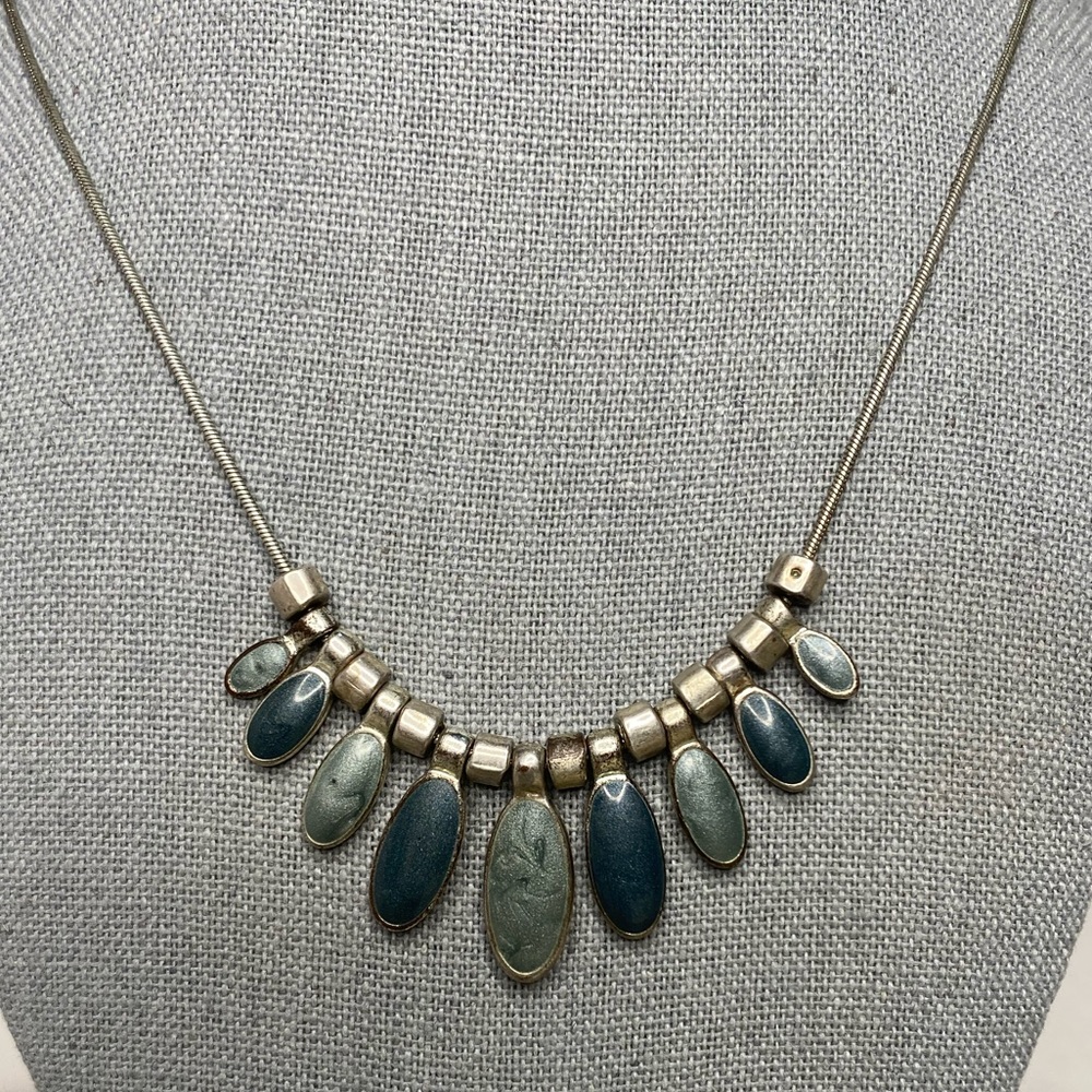 Beautiful Blue Oval Stone Necklace - Vintage